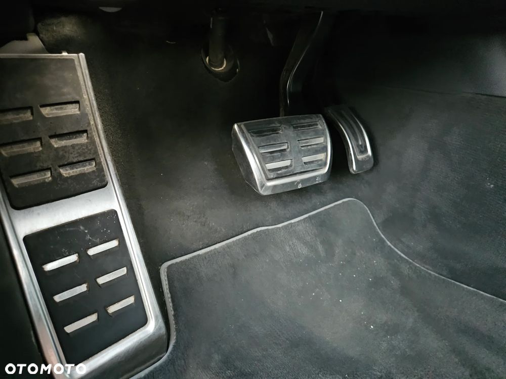 Audi A6 Avant 2.0 TDI quattro S tronic - 39