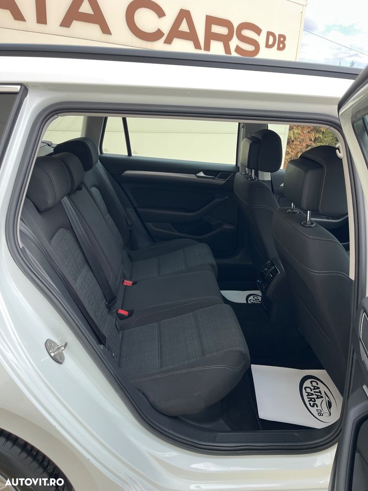 Volkswagen Passat - 24