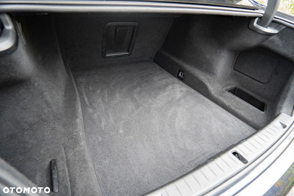 BMW Seria 7 740Li xDrive - 39