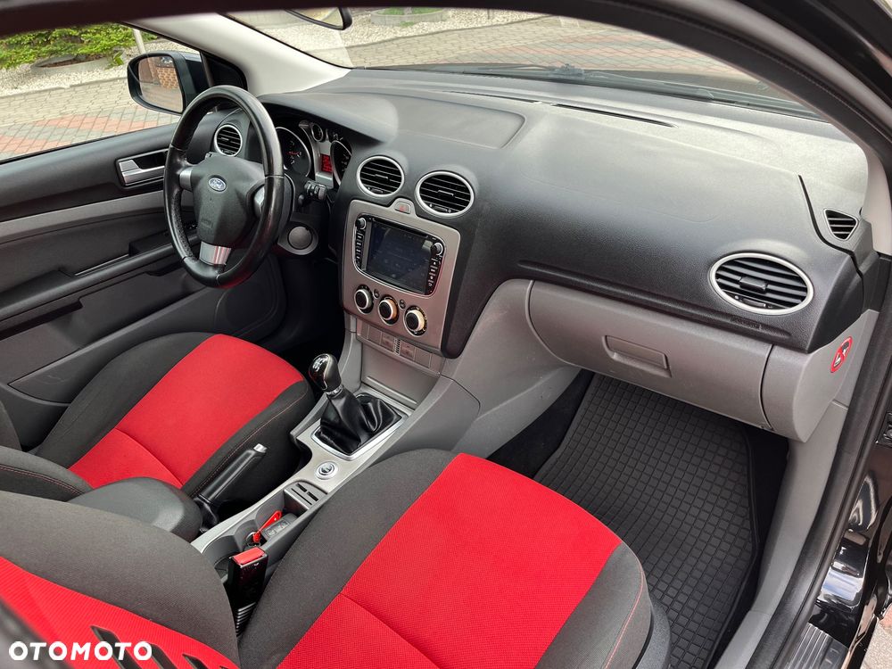 Ford Focus 1.6 Ti-VCT Sport - 16