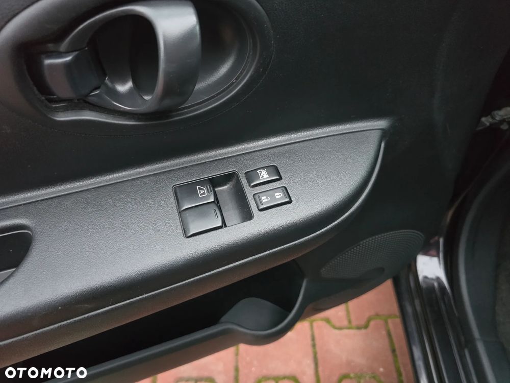 Nissan Micra 1.2 Bild der Frau - 15