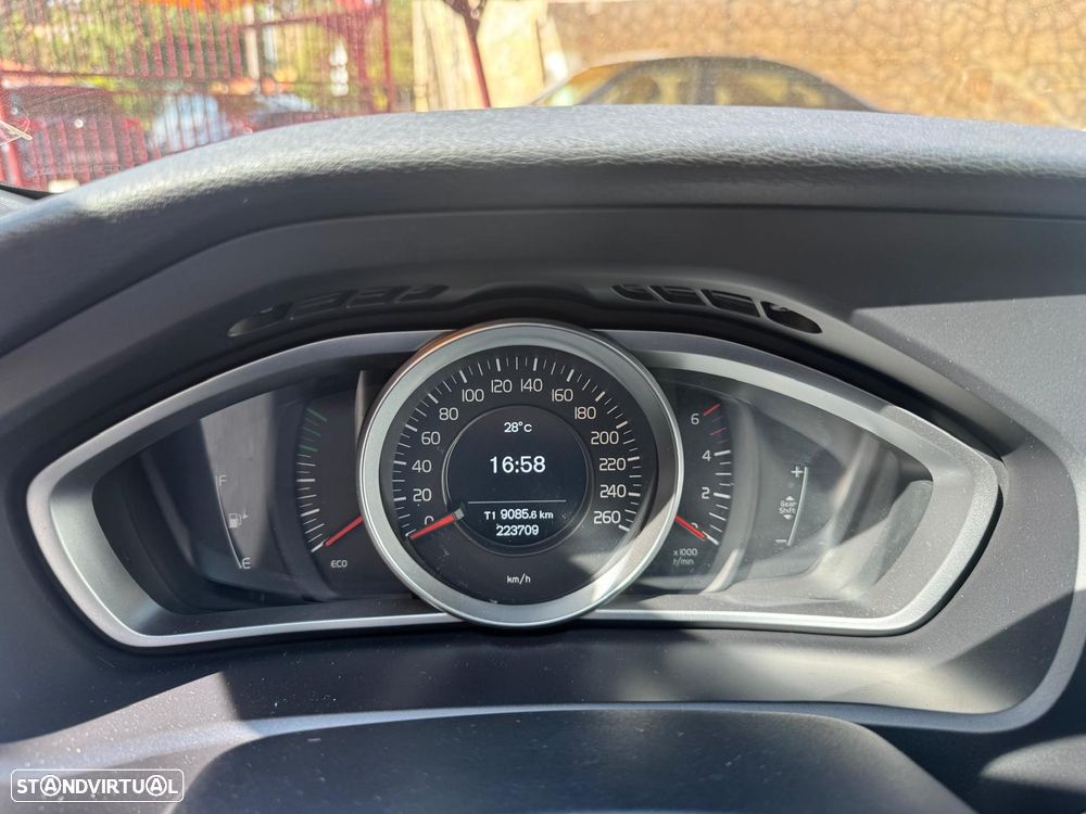 Volvo V40 1.6 D2 Eco Summum - 11