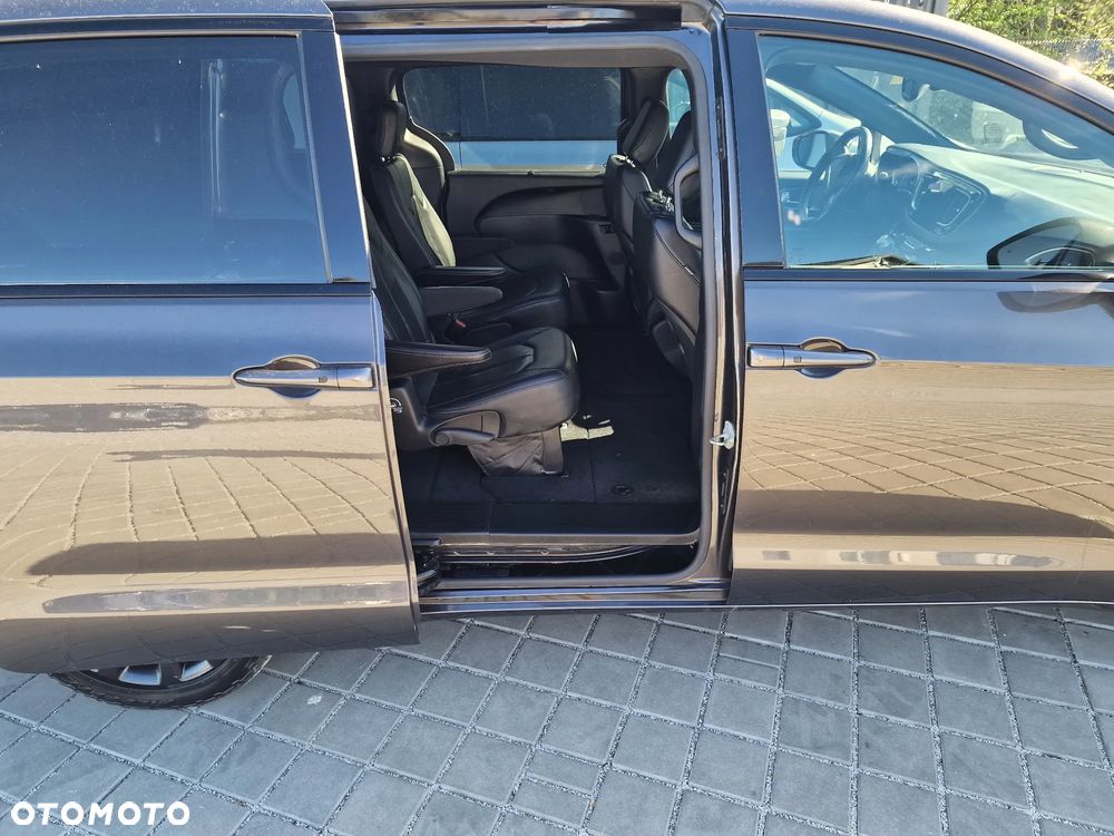 Chrysler Pacifica - 20