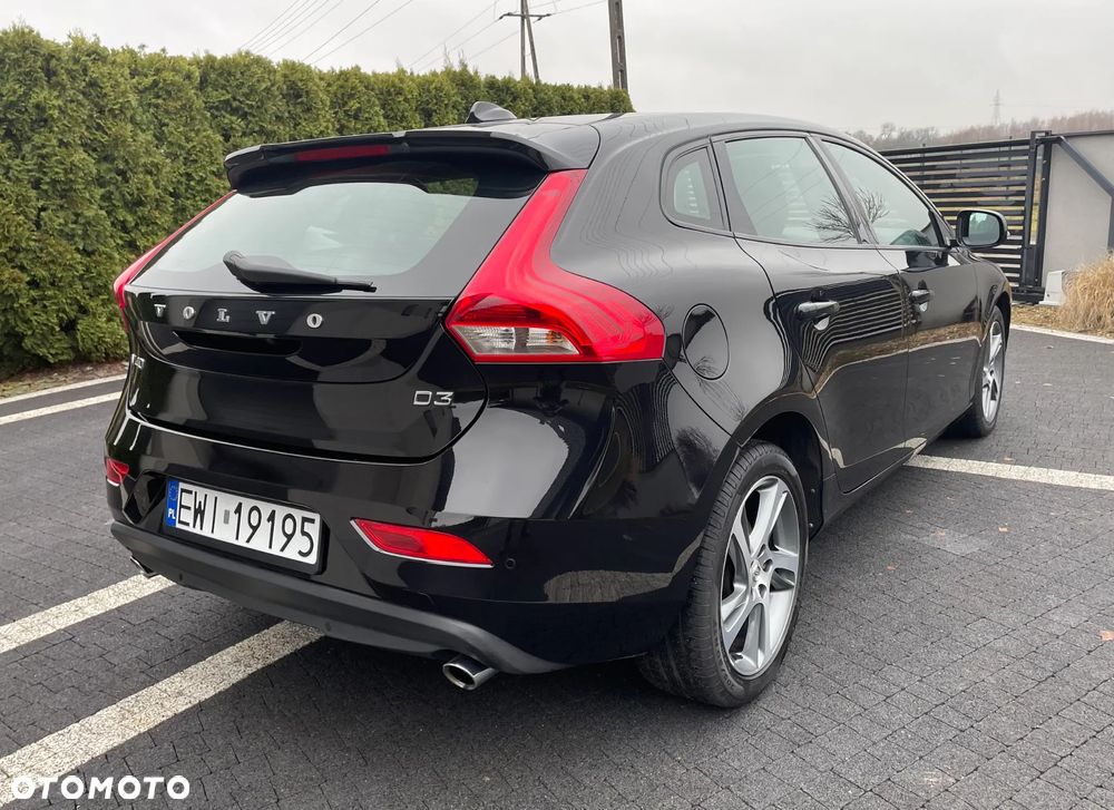 Volvo V40 D3 Momentum - 4