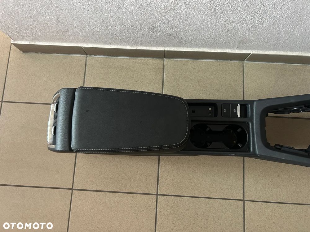 FOTELE KANAPA BOCZKI TUNEL SKODA OCTAVIA 4 IV SKÓRA KOMPLET - 30