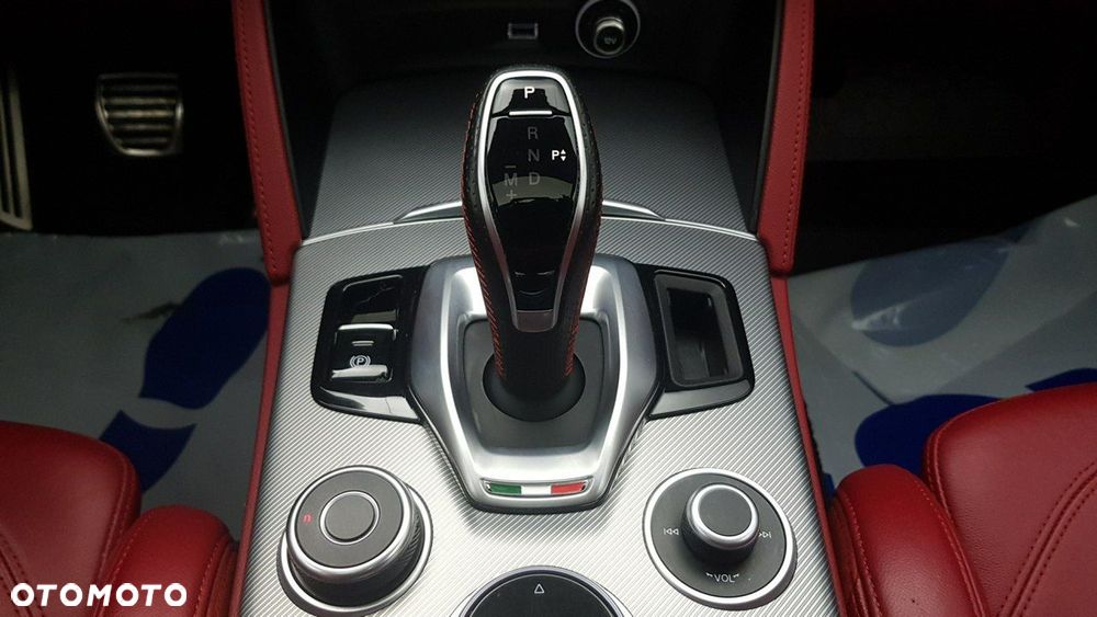 Alfa Romeo Stelvio - 26