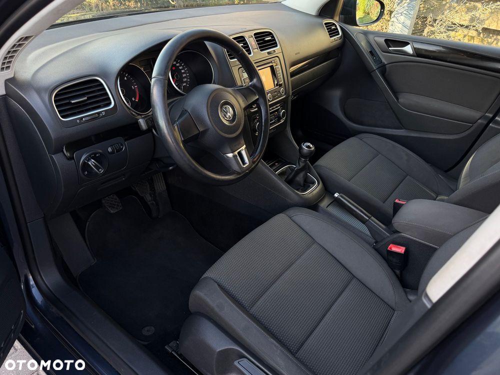 Volkswagen Golf - 22