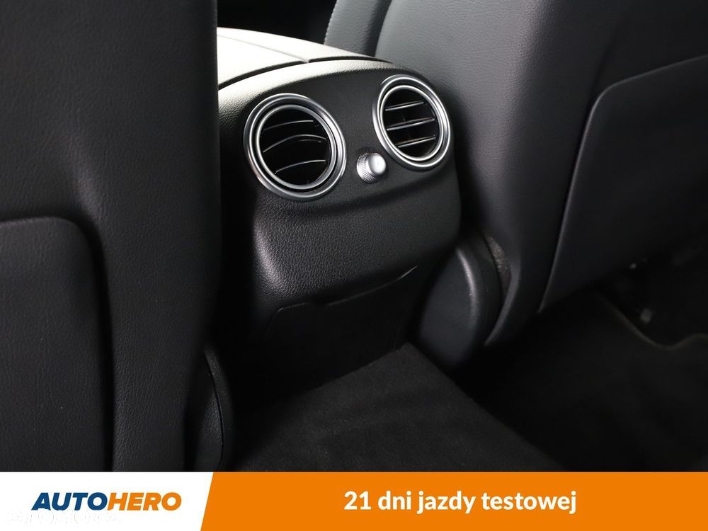 Mercedes-Benz Klasa C 300 d 4MATIC 9G-TRONIC - 39