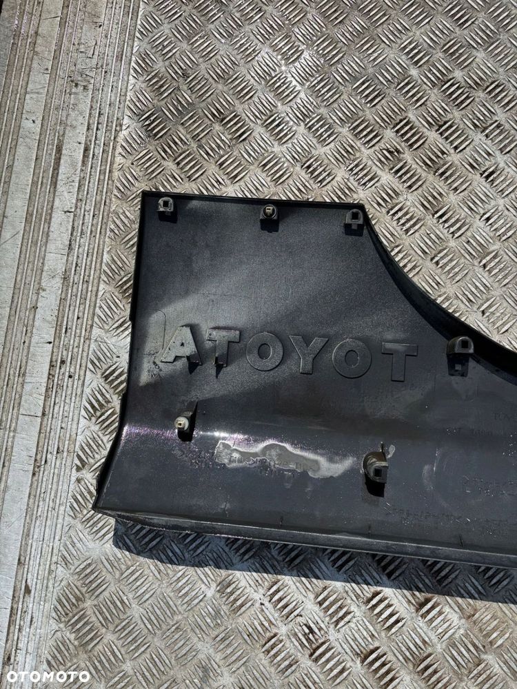 toyota rav4 blenda osłona obudowa klapy bagażnika 76811-42020 - 5