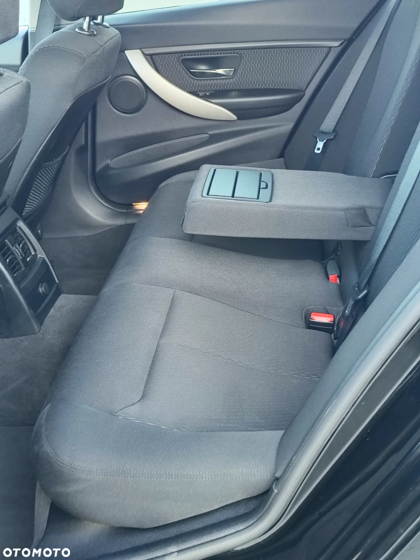 BMW Seria 3 318d Touring - 8