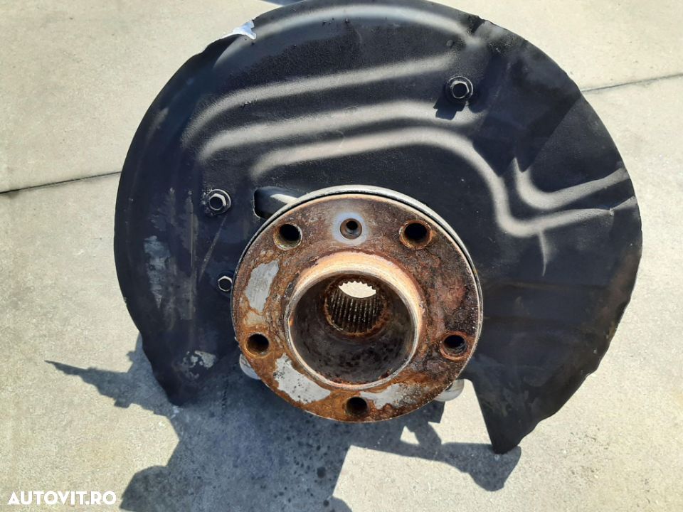 fuzeta dreapta fata 2.0 d bmw x3 e83 4x4 - 2