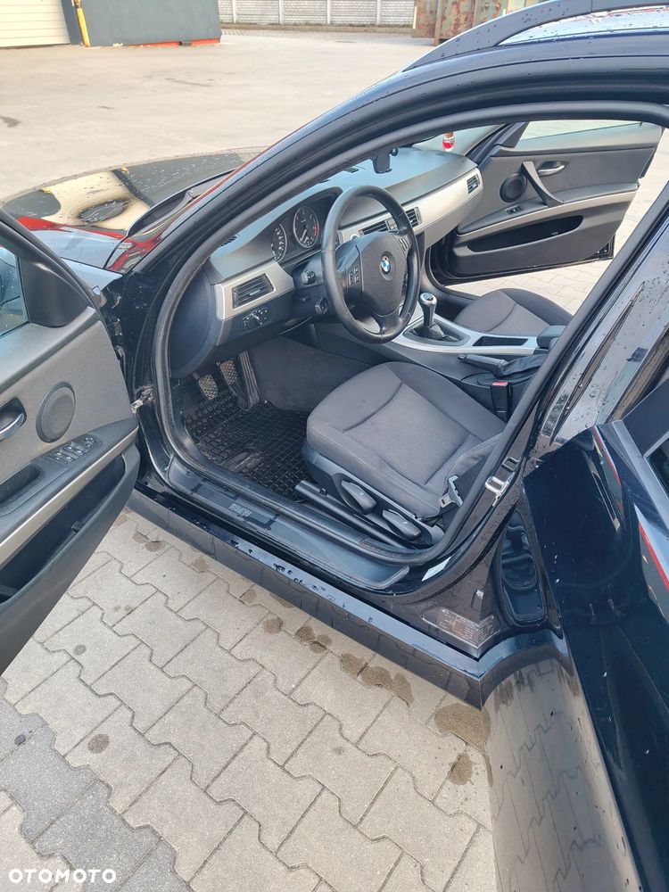 BMW Seria 3 320d DPF - 12