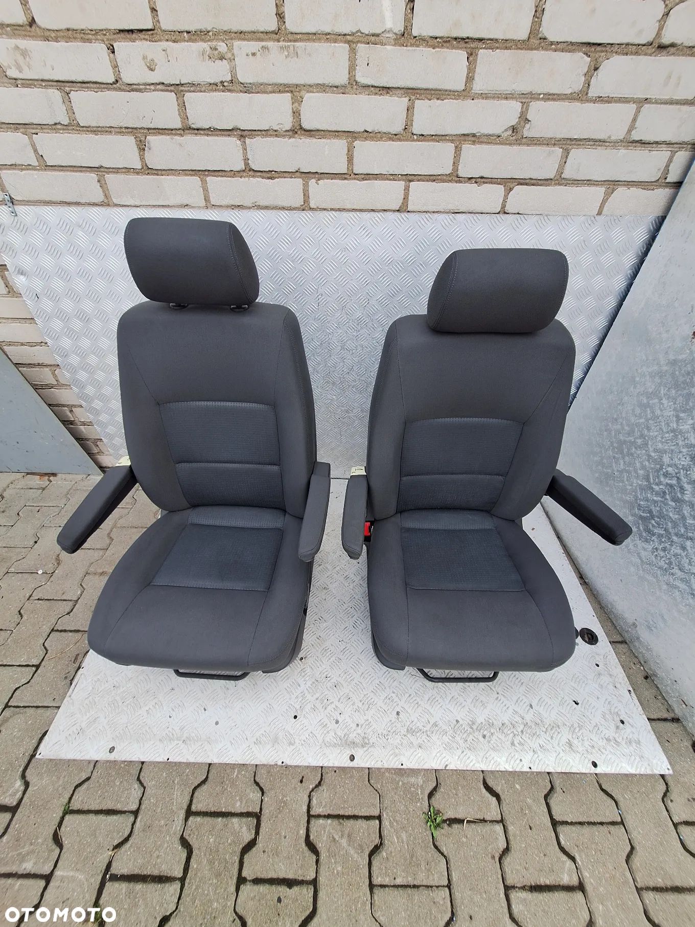 FOTEL LEWY PRAWY PRZÓD KIEROWCY PODŁOKIETNIKI VW TRANSPORTER T5 MULTIVAN CARAVELLE - 1