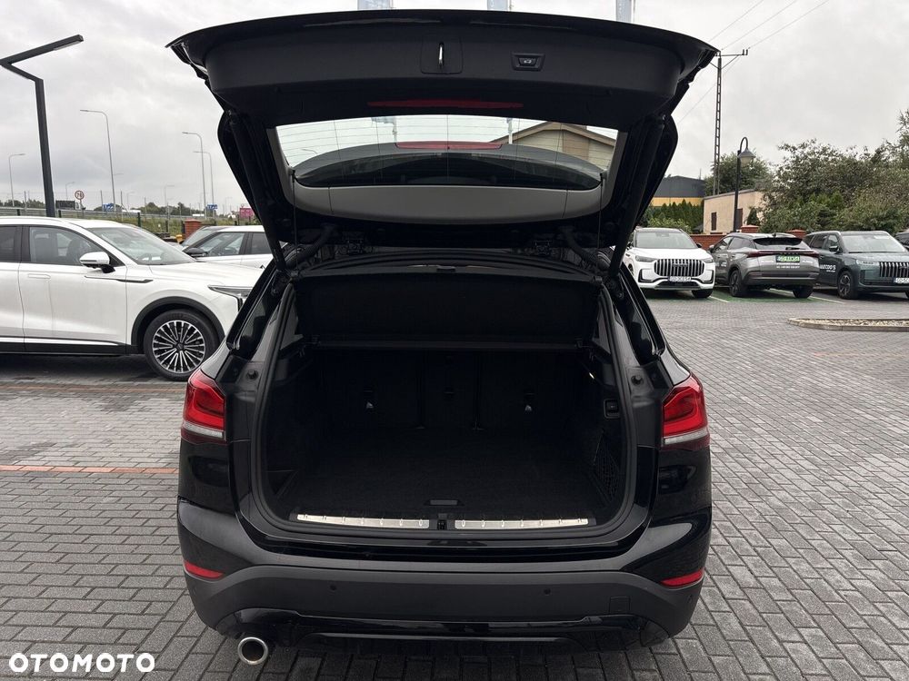 BMW X1 sDrive18i Sport Line - 29