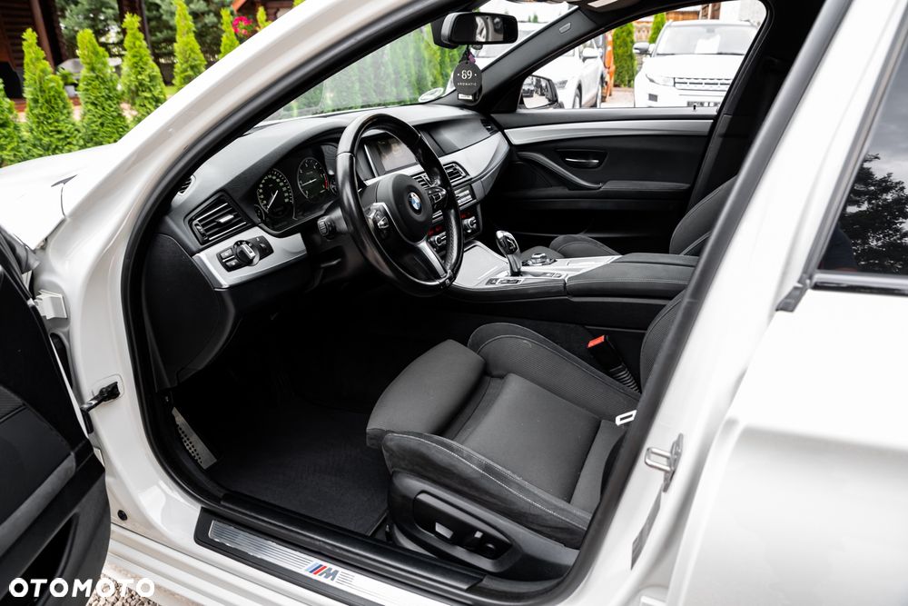 BMW Seria 5 520d Touring M Sport Edition - 17