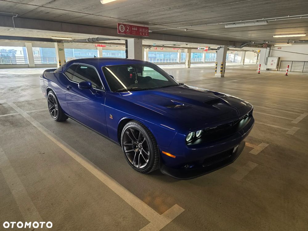 Dodge Challenger - 1