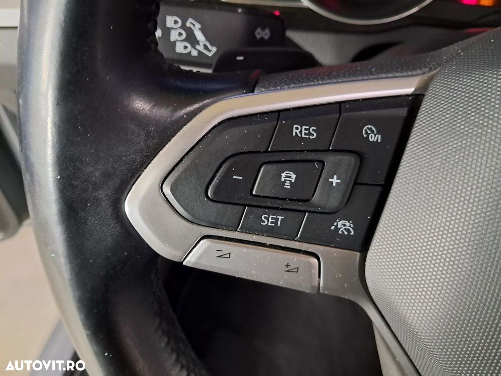 Volkswagen Passat - 12