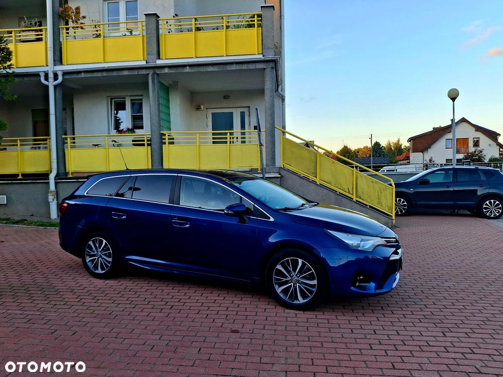 Toyota Avensis 2.0 D-4D Premium - 13