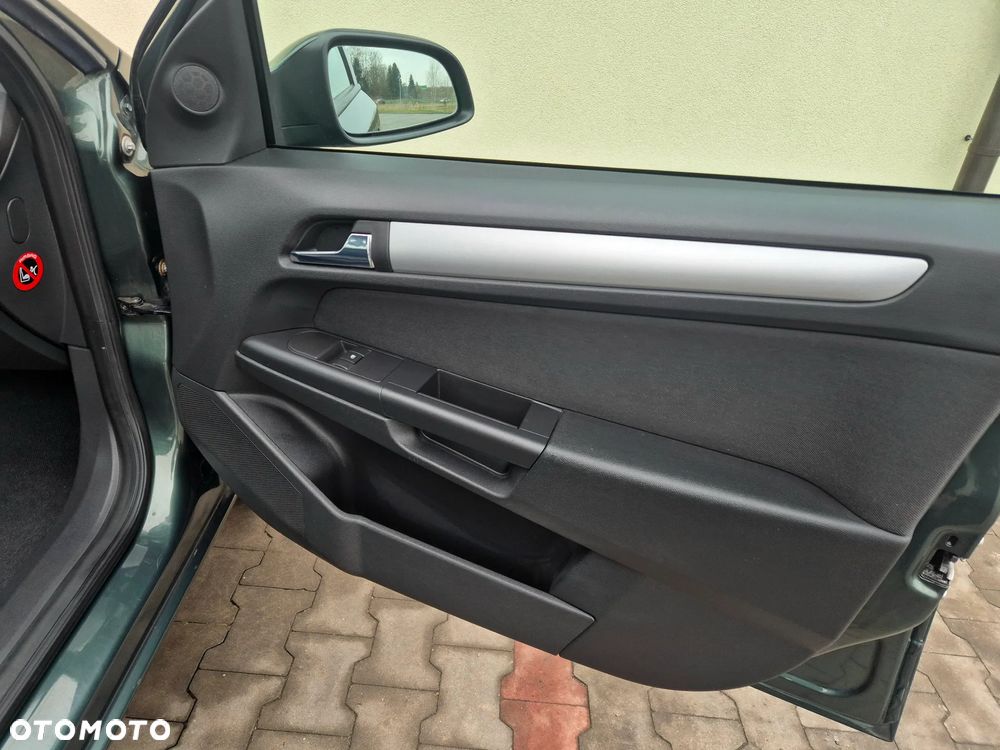 Opel Astra 1.6 Enjoy - 19