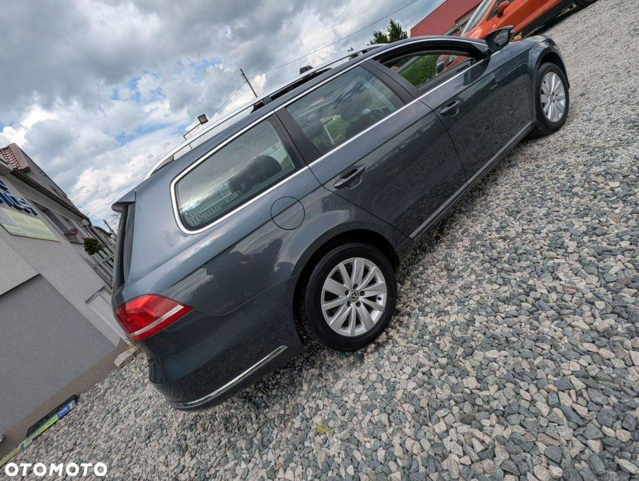 Volkswagen Passat - 4