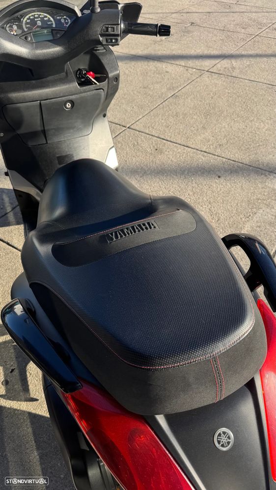Yamaha X-Max - 12