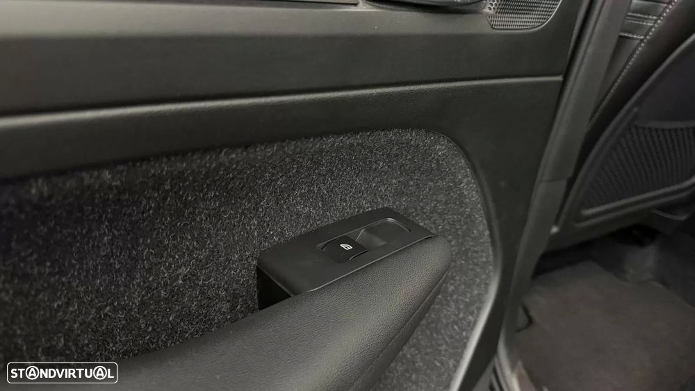 Volvo XC 40 - 30