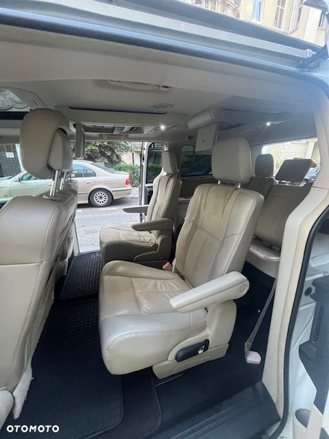 Chrysler Town & Country 3.6 Limited - 22