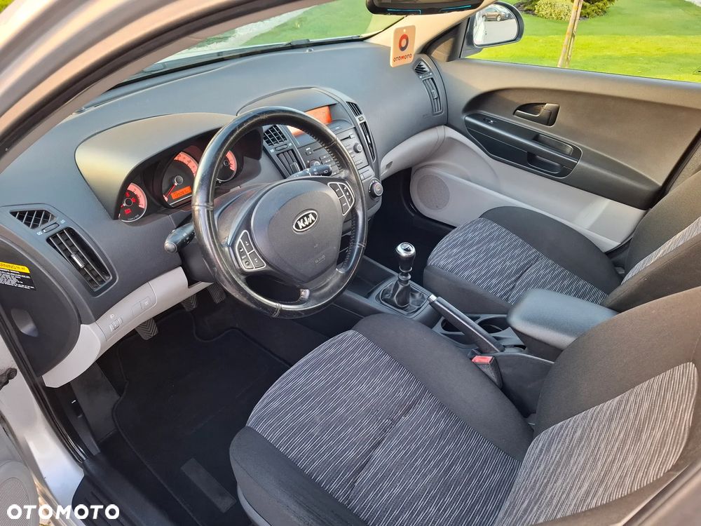 Kia Ceed 1.6 CVVT LX - 35