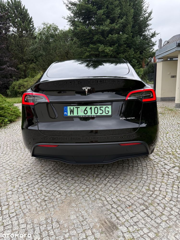 Tesla Model Y - 6