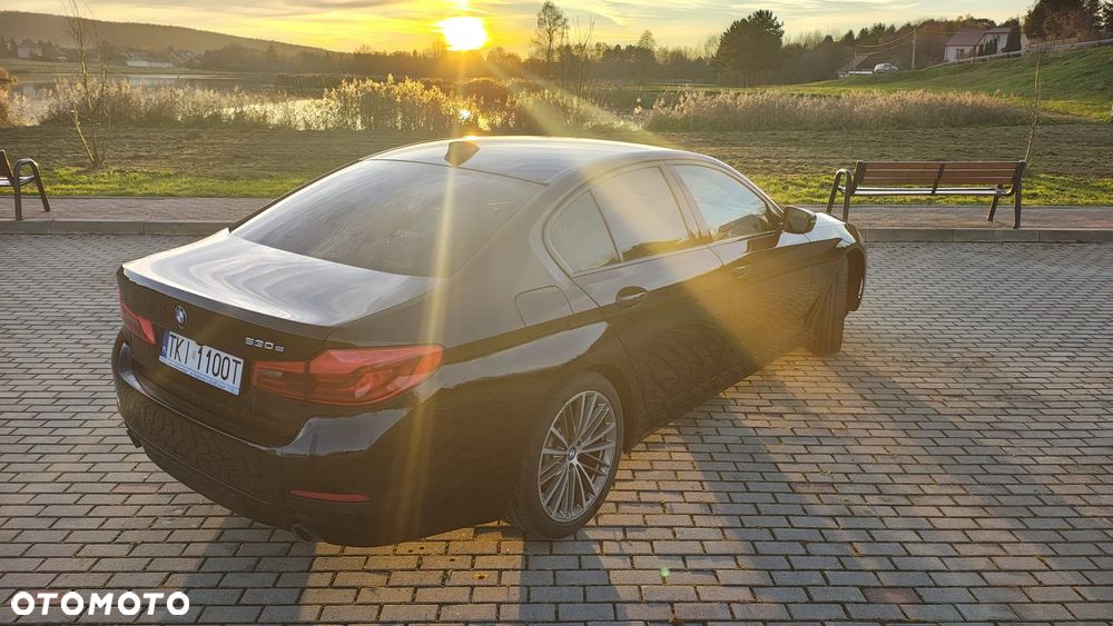 BMW Seria 5 530e M Sport sport - 28