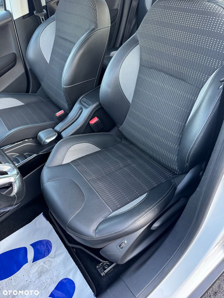 Peugeot 2008 1.2 Pure Tech GPF Allure S&S EAT6 - 22