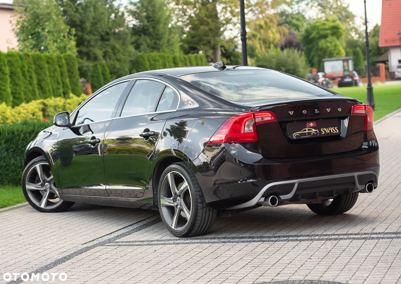 Volvo S60 D3 R-Design - 9