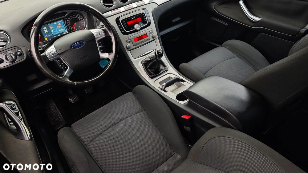 Ford S-Max 2.0 Titanium - 27