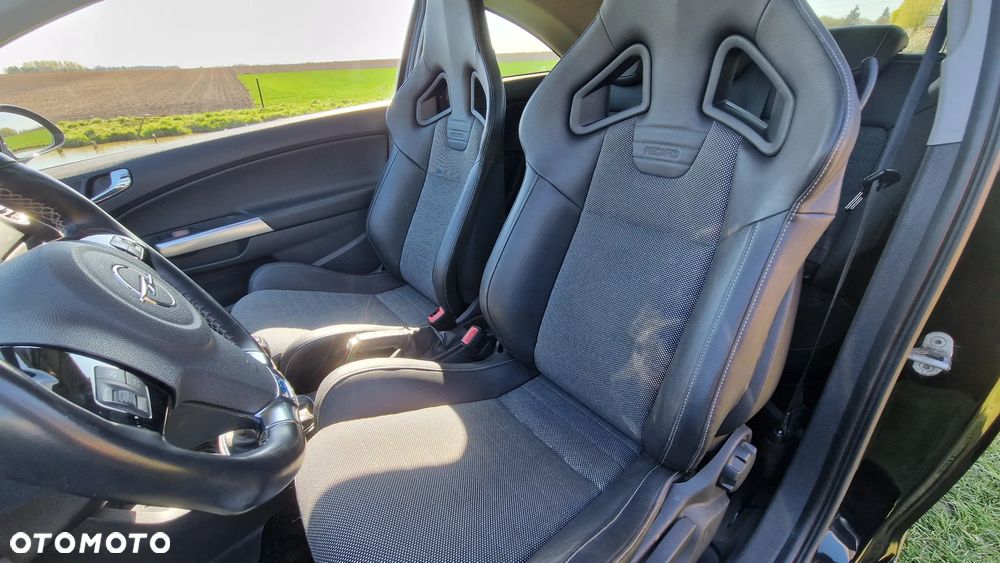 Opel Corsa 1.6 Turbo OPC - 32