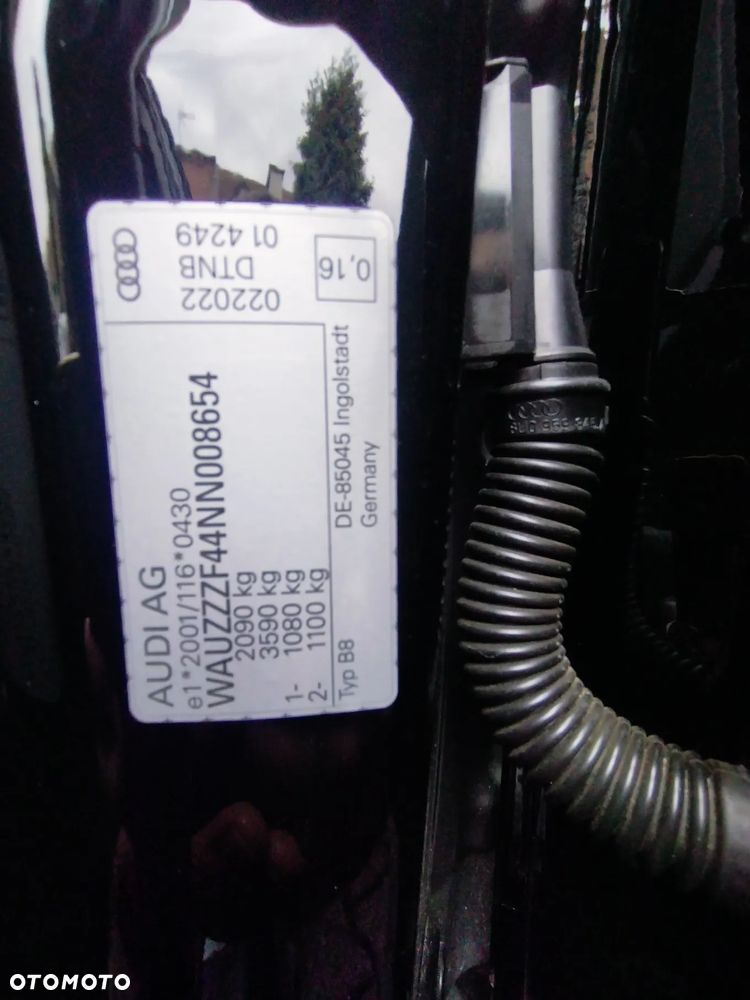 Audi A4 Limousine - 10