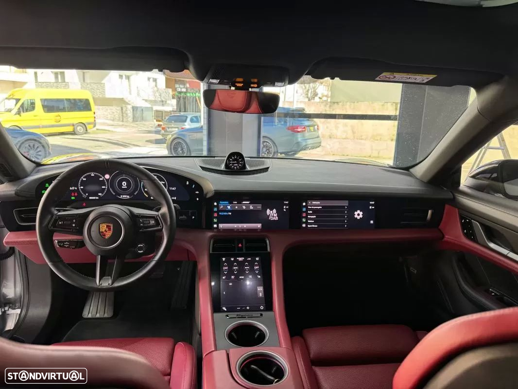 Porsche Taycan 4S - 16
