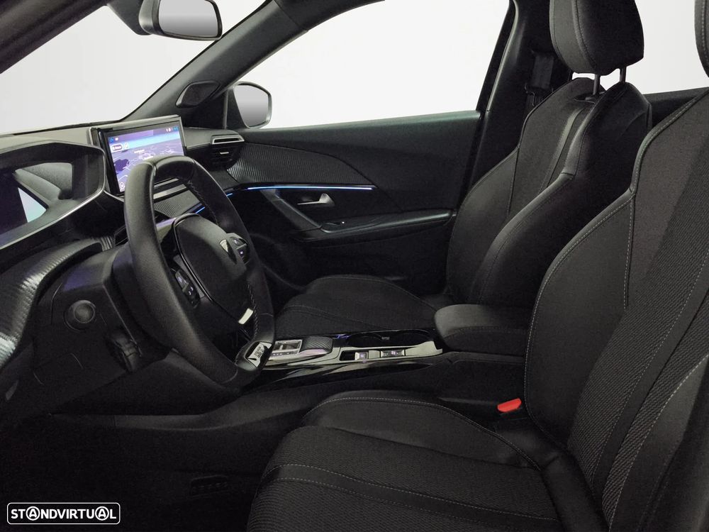 Peugeot e-2008 GT - 11