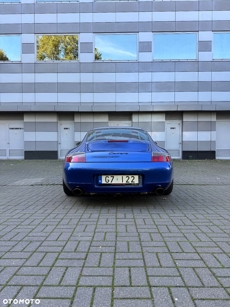 Porsche 911 Carrera - 7