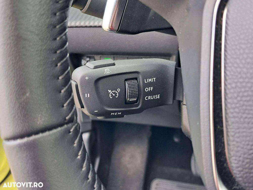 Peugeot 208 1.2L e-DCS6 MHEV Allure - 12