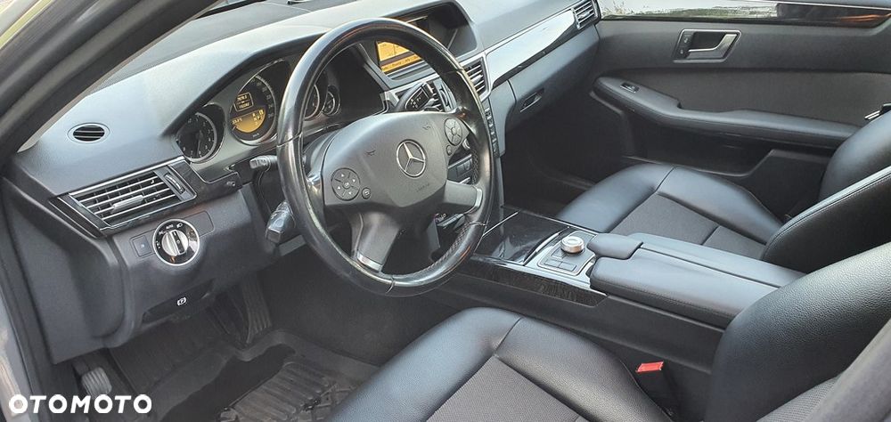 Mercedes-Benz Klasa E 250 CGI BlueEFFICIENCY Avantgarde - 14