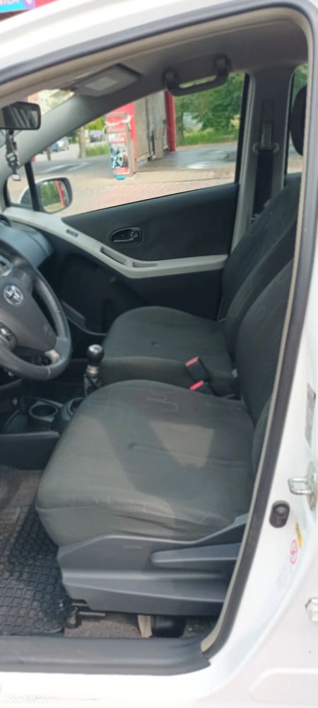 Toyota Yaris - 14