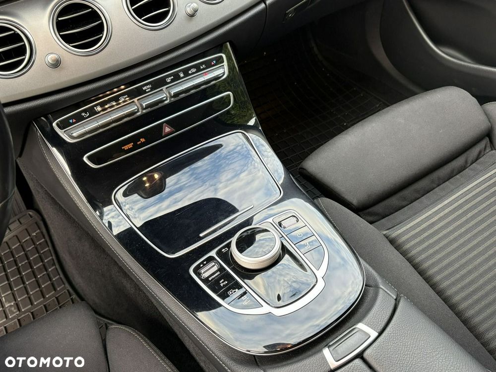 Mercedes-Benz Klasa E 300 de 9G-TRONIC Exclusive - 22