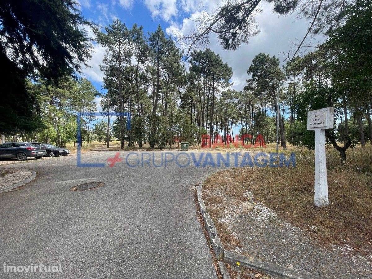 Terreno Urbano 230m2 para construção de Edifício de Habitação em Az... - Grande imagem: 3/16