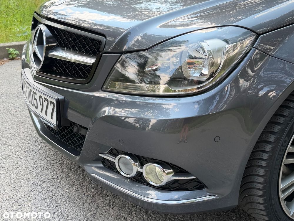 Mercedes-Benz Klasa C 250 CGI BlueEff - 19