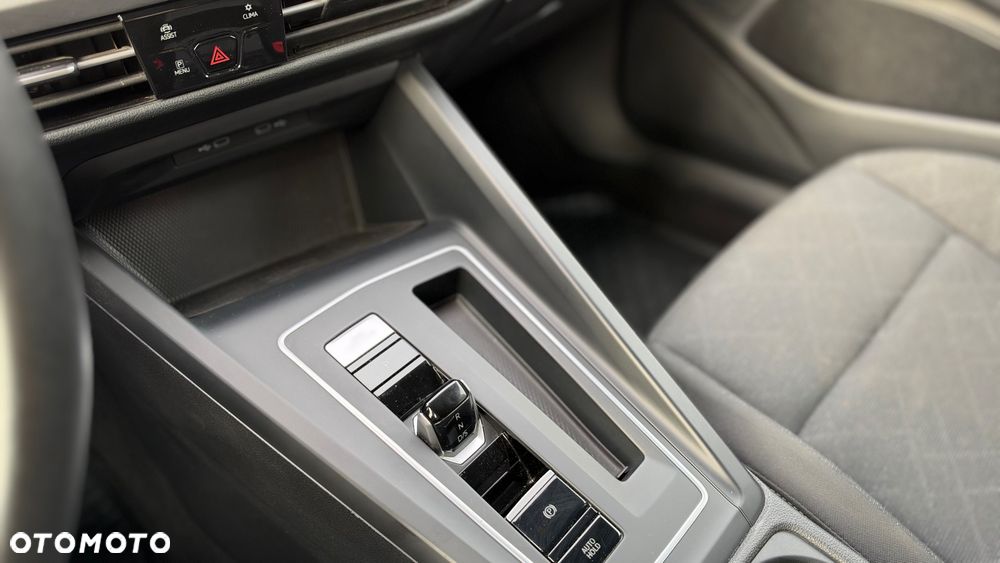 Volkswagen Golf - 11