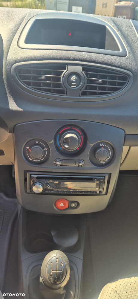 Renault Clio 1.2 16V Fairway - 8