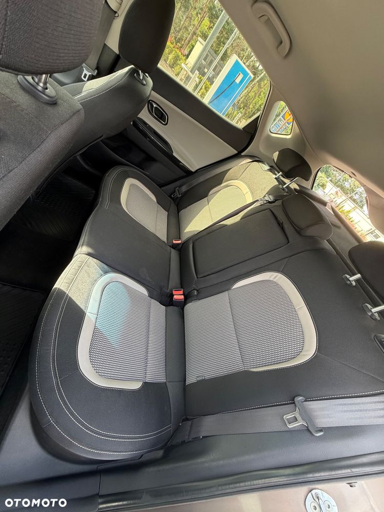 Kia Ceed - 13