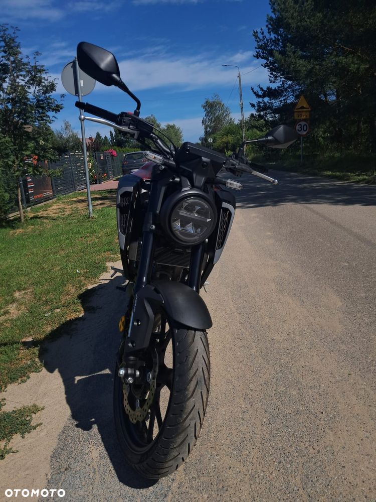 Honda CB - 1