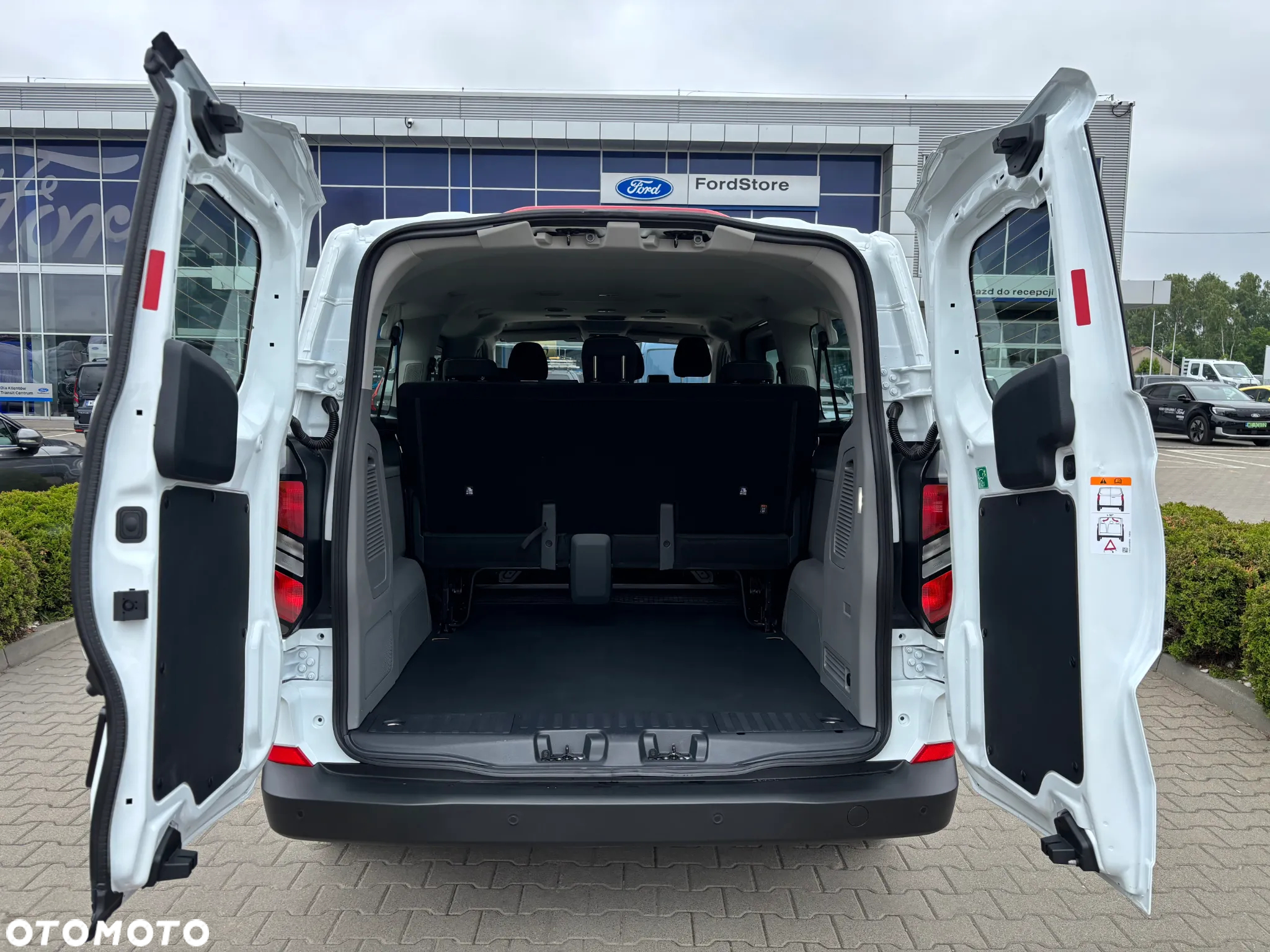 Ford Transit - 11