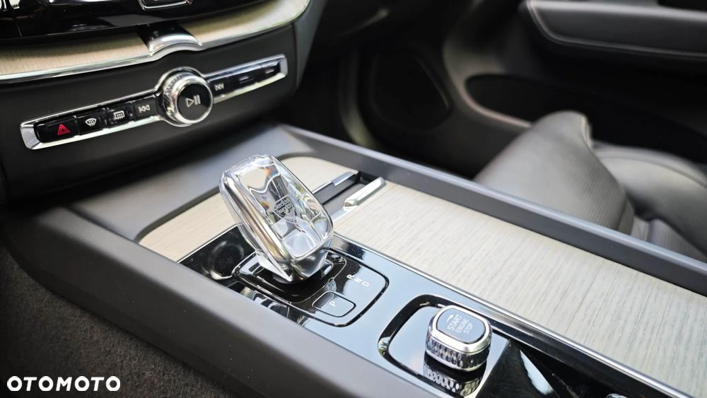 Volvo XC 60 B4 D AWD Inscription - 12